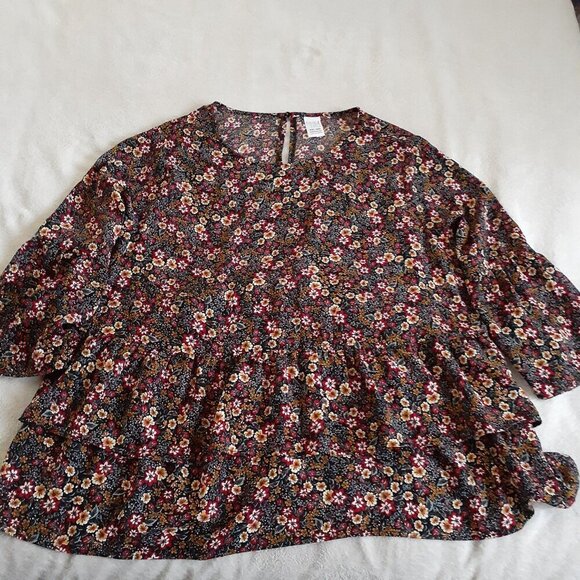 Time and Tru Women's XXL (20) Black Floral Tiered Peplum 3/4 Bell Sleeve Blouse - Picture 3 of 10